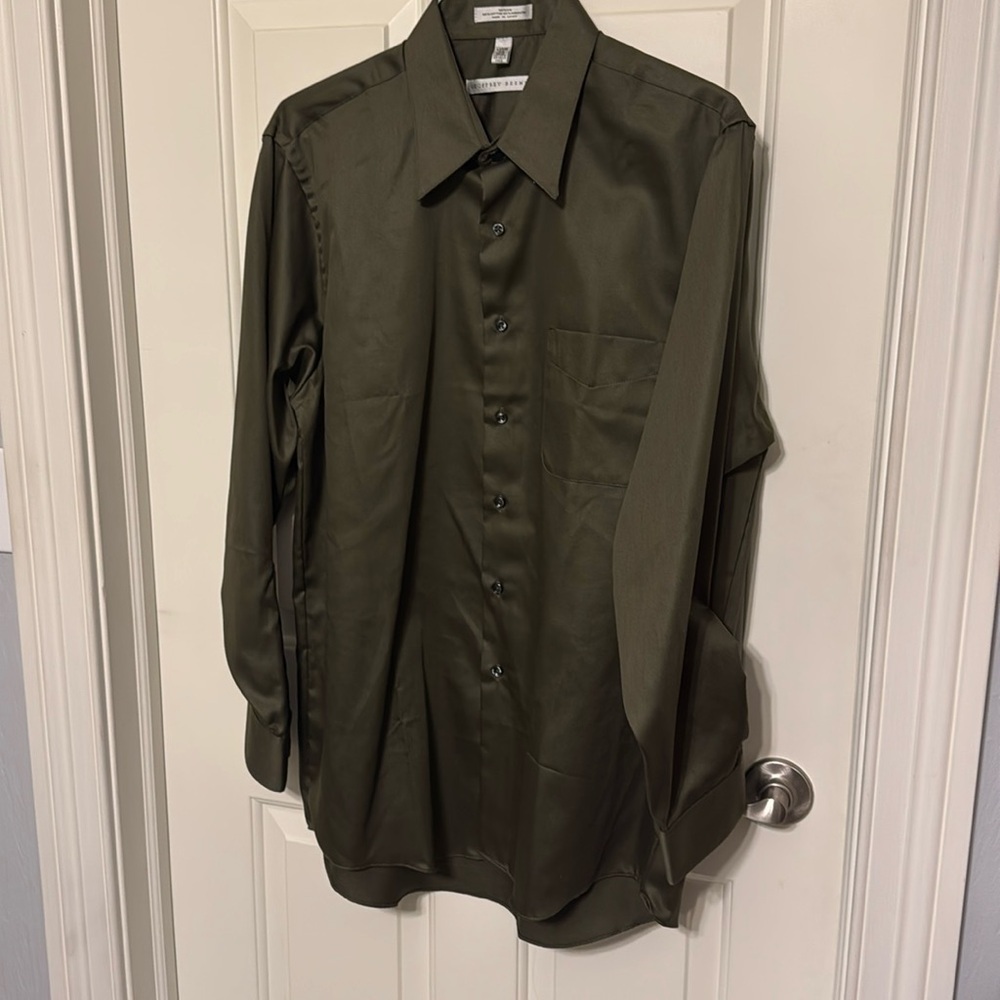 Holiday Olive Green Men’s Geoffrey Beene Fitted Button Down Shirt Size 16.5